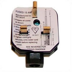 U.K. BS 1363 13 Amp 250 Volt Black Down Angle Entry Male Plug